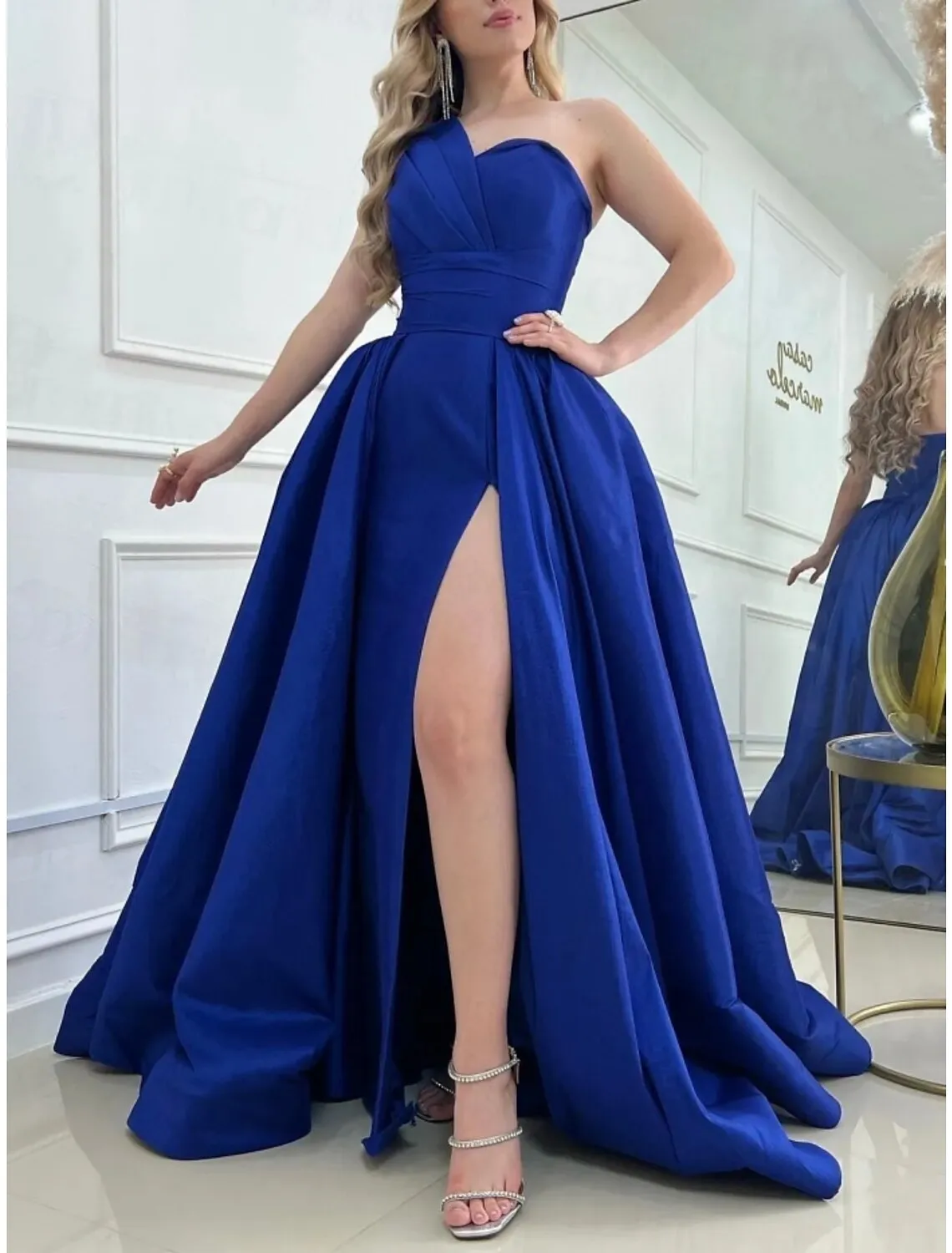 A-Line Prom Dresses Elegant Dress Formal Sweep / Brush Train Sleeveless One Shoulder Satin with Pleats SlitA-Line Prom Dresses Elegant Dress Formal Sweep / Brush Train Sleeveless One Shoulder Satin with Pleats Slit