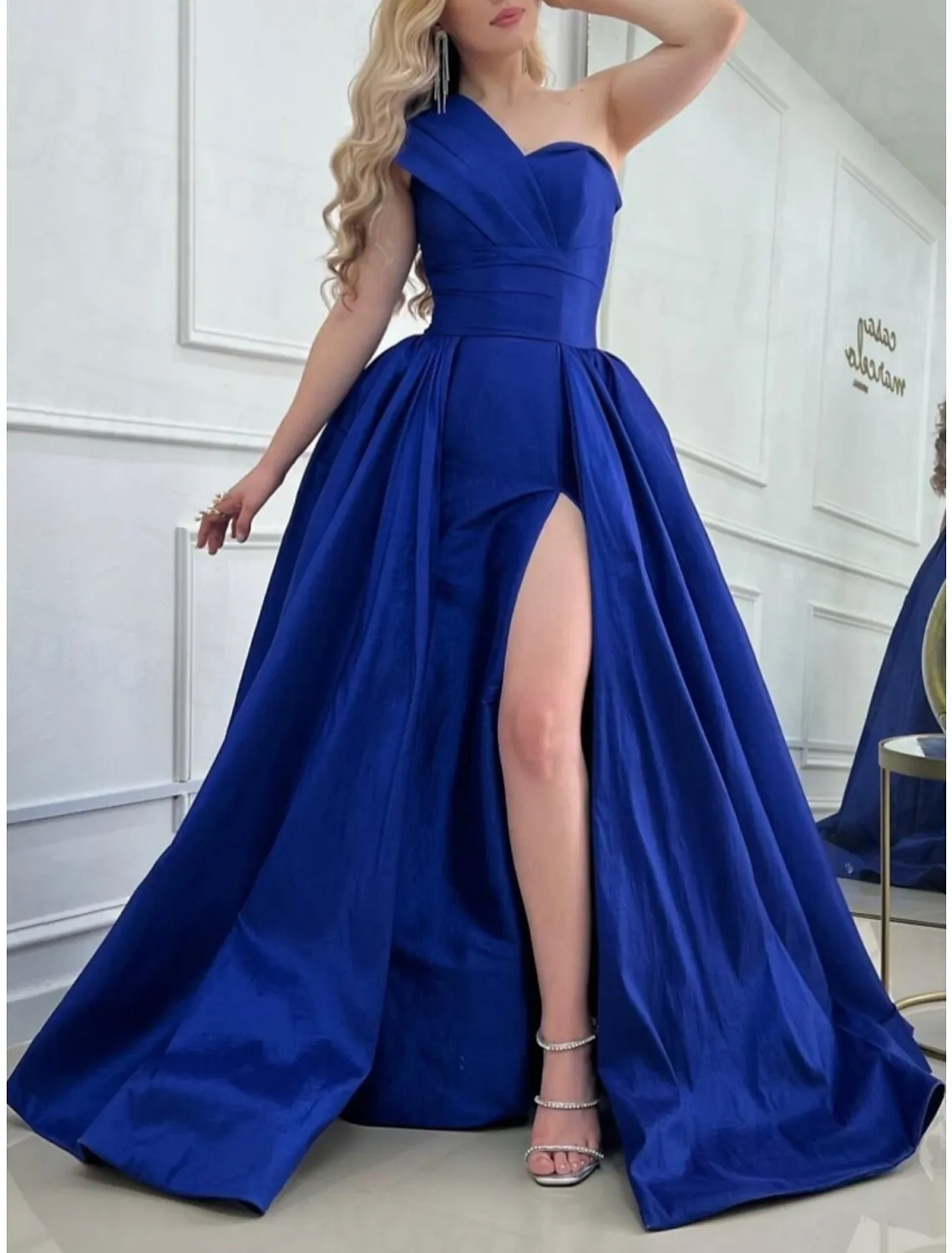 A-Line Prom Dresses Elegant Dress Formal Sweep / Brush Train Sleeveless One Shoulder Satin with Pleats SlitA-Line Prom Dresses Elegant Dress Formal Sweep / Brush Train Sleeveless One Shoulder Satin with Pleats Slit