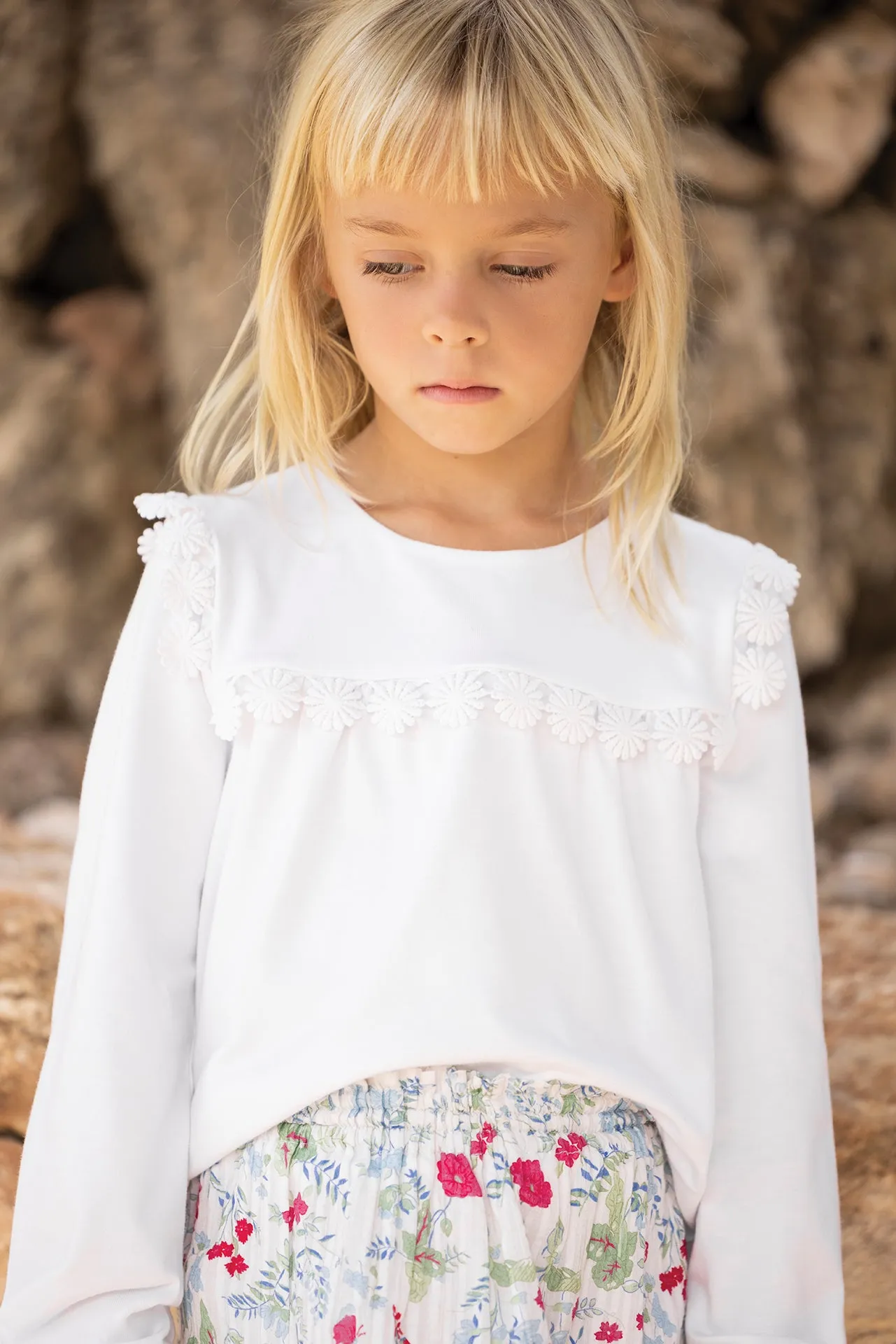 Blouse - White Daisy Embroidery