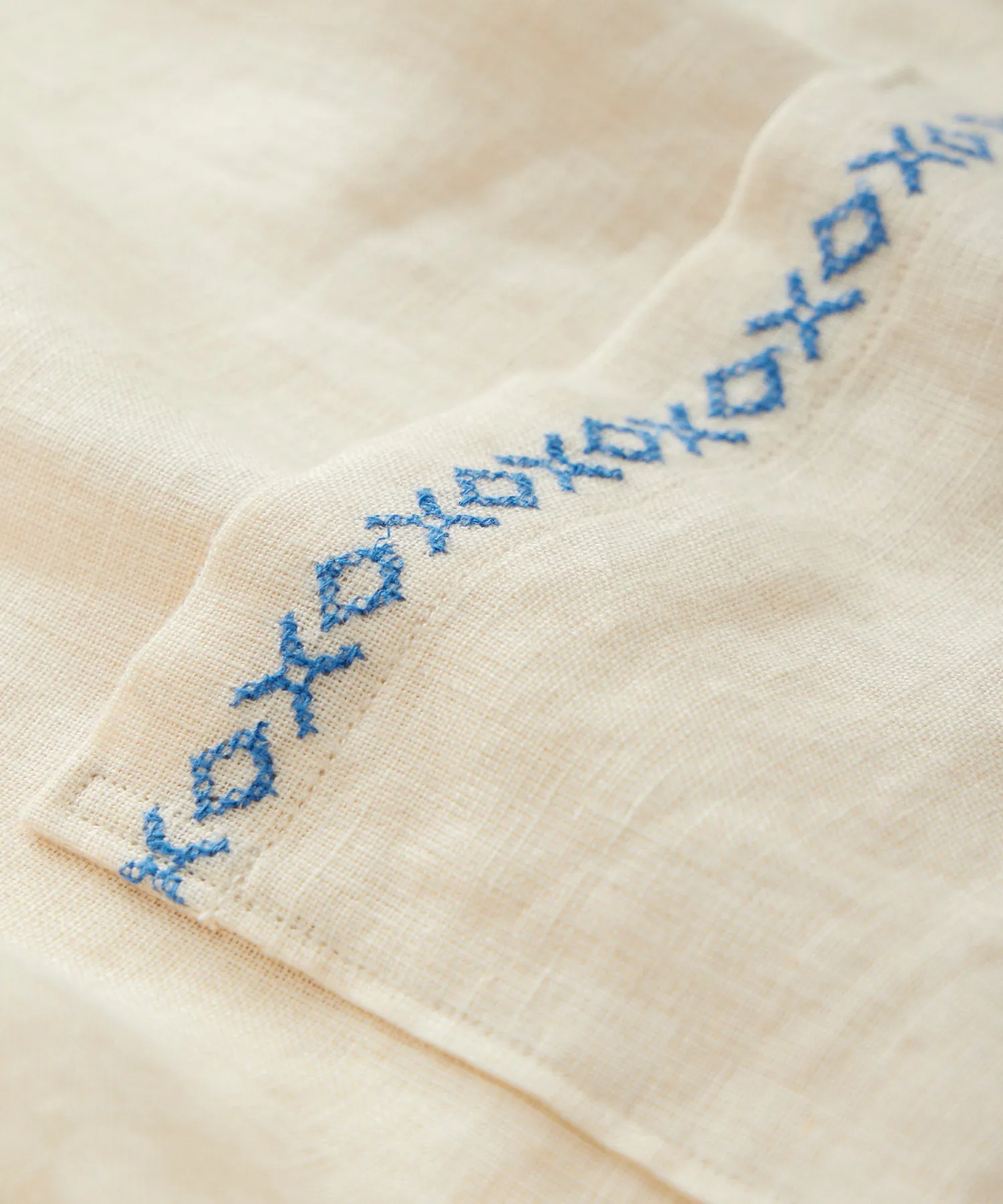 Embroidered Leisure Shirt in Canvas