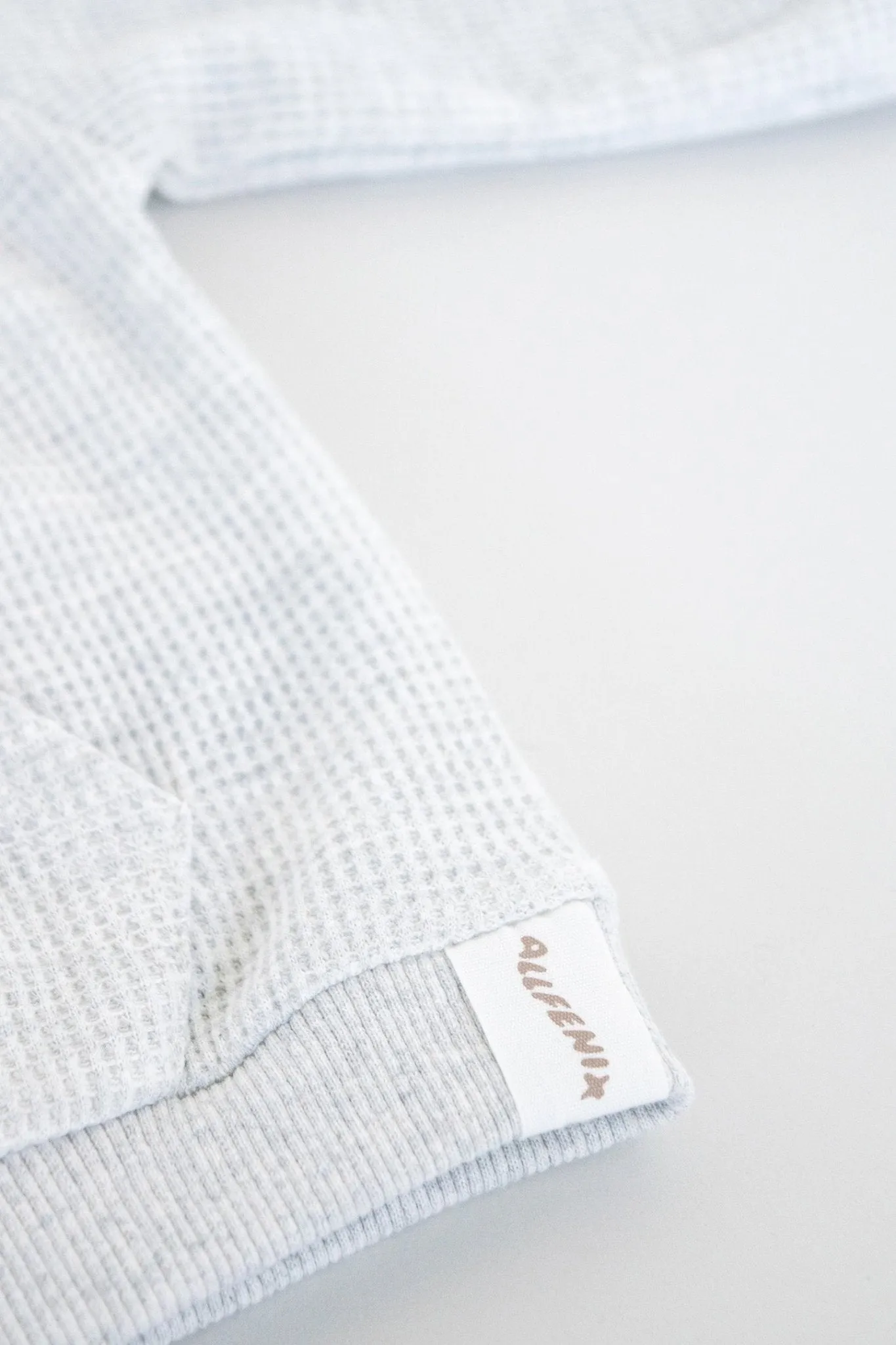 Mini Waffle Crew Jumper (White Marle)