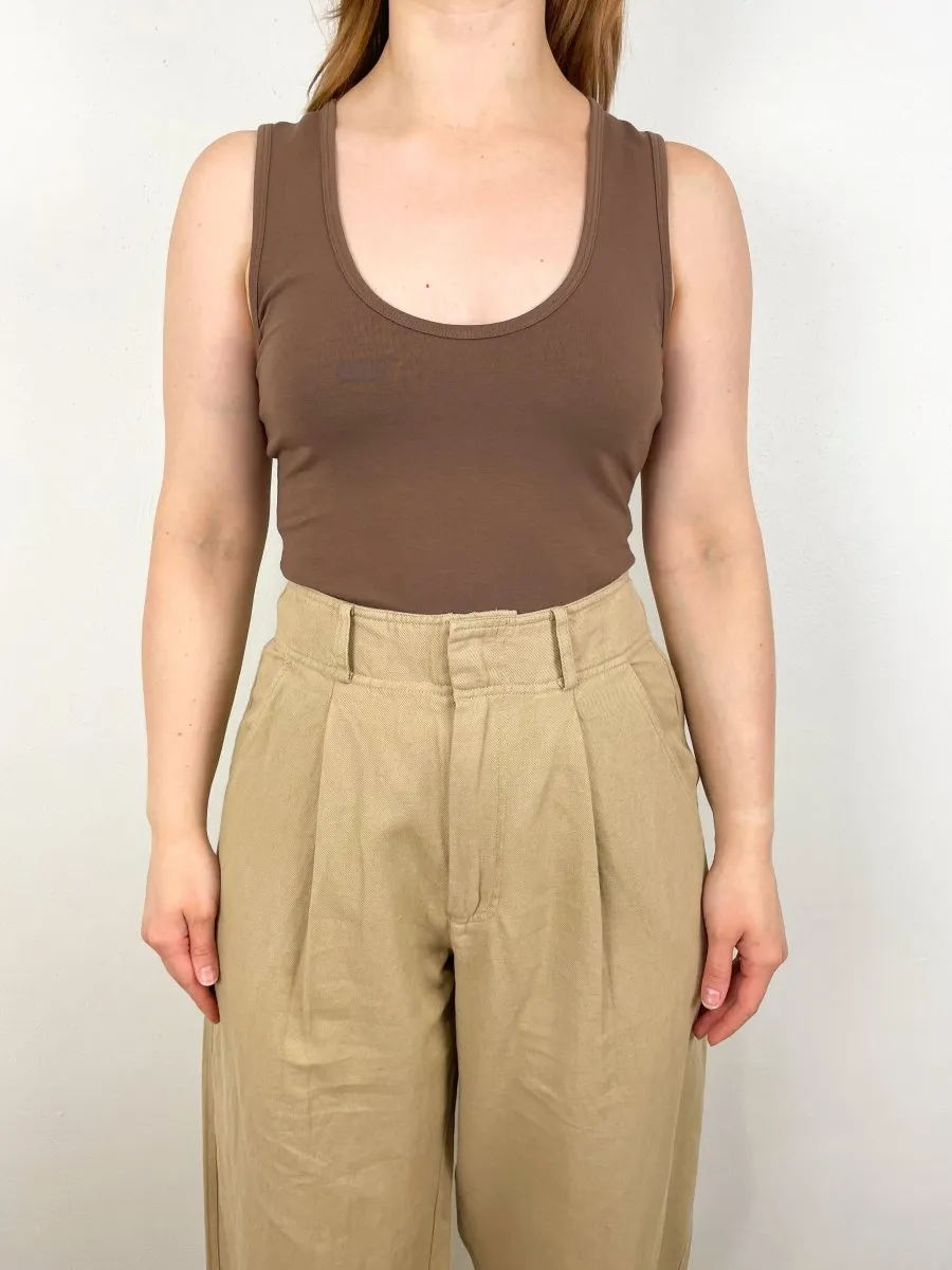 Uri Low Cut Tank in Chocolate