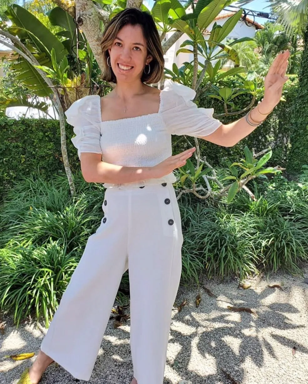 WHITE SMOCKED TOP